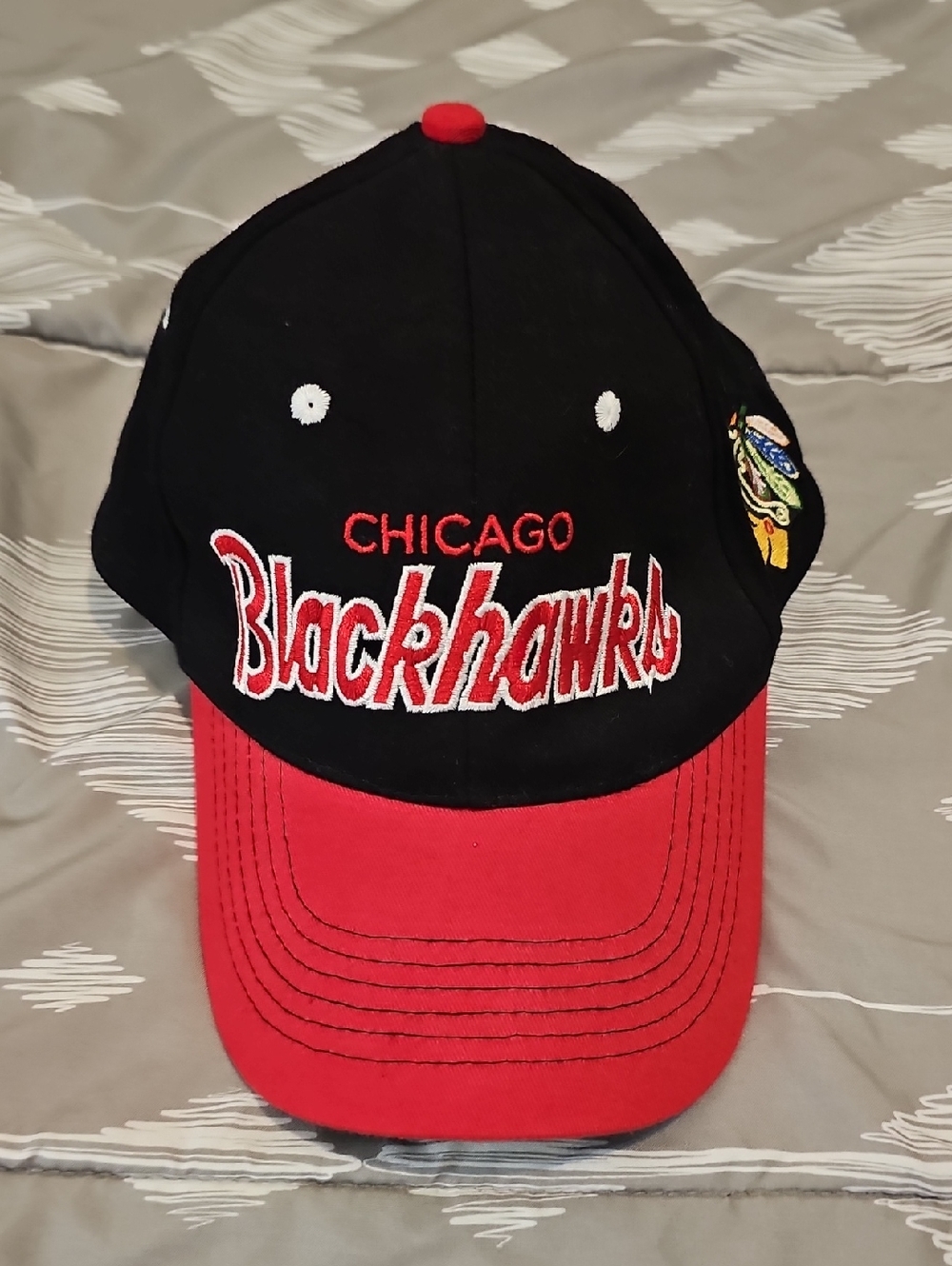Chicago Blackhawks Men's Black & Red Baseball Cap